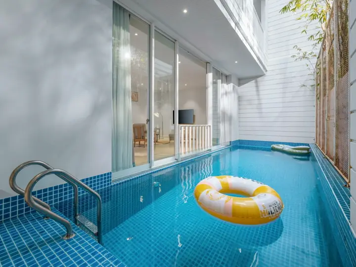 3BR 풀빌라 | 250m² · 프라이빗 수영장 · 무료 픽업